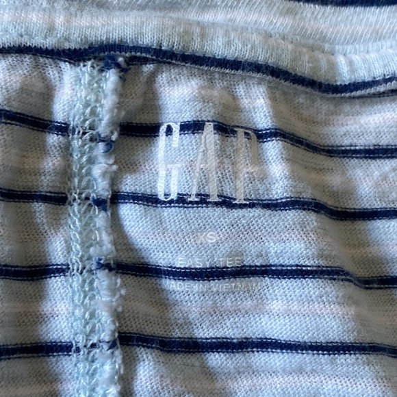 GAP tee - Picture 3 of 3